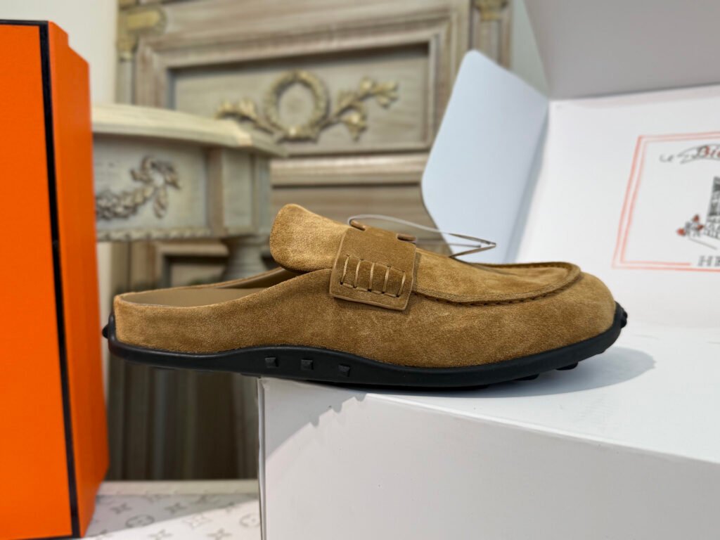 Hermès Unisex Mules detail 4