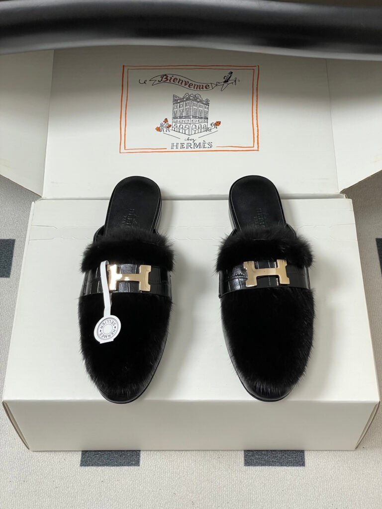 Hermès Unisex Loafers detail 4