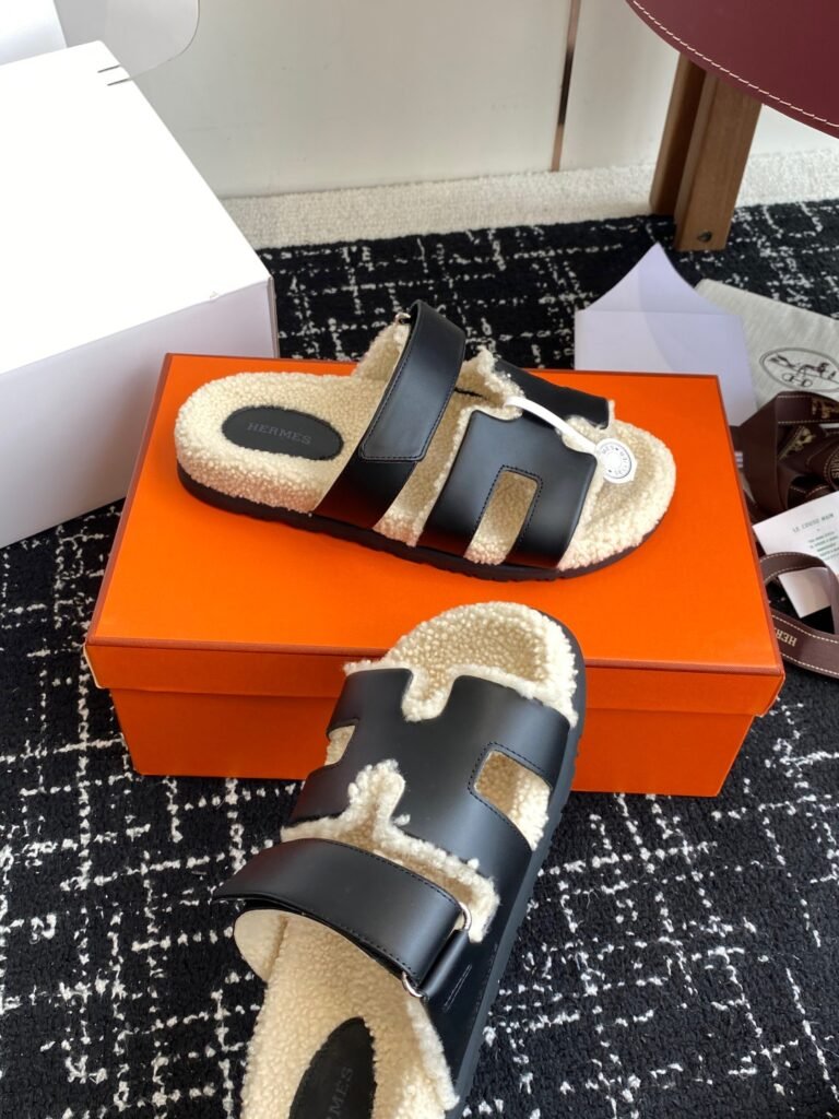 Hermès Men's Shearling Shoes detail 4