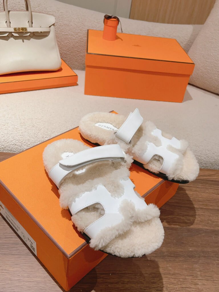 Hermès Unisex Shearling Shoes detail 4