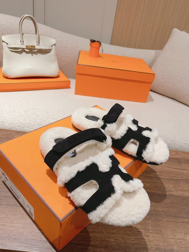Hermès Unisex Shearling Shoes detail 4