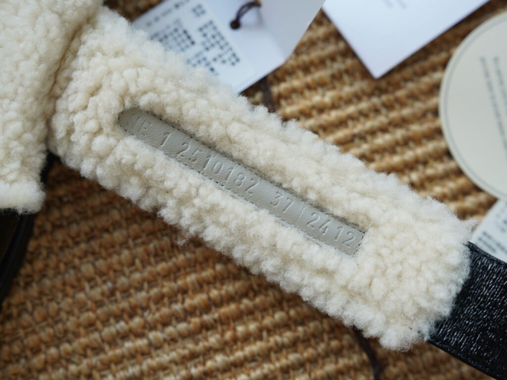 Hermès Unisex Shearling Shoes detail 4