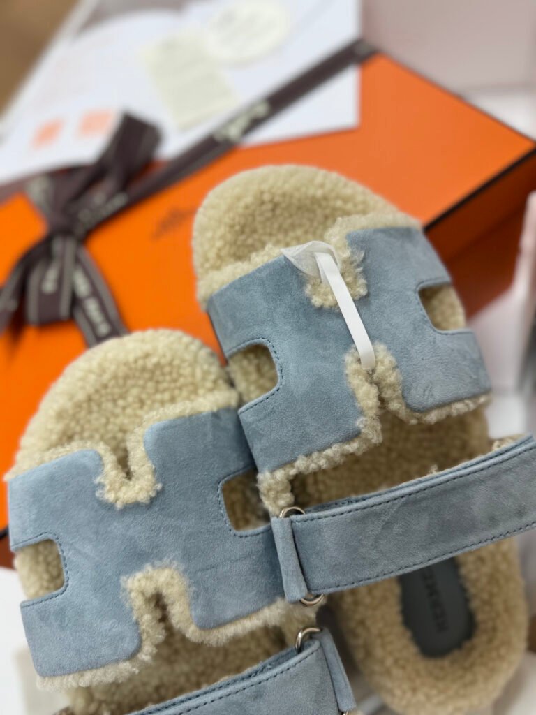 Hermès Unisex Shearling Shoes detail 4