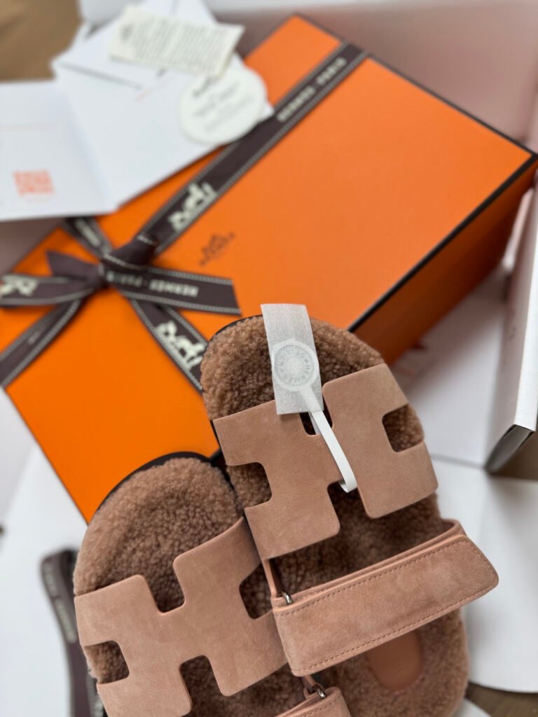 Hermès Unisex Shearling Shoes detail 4