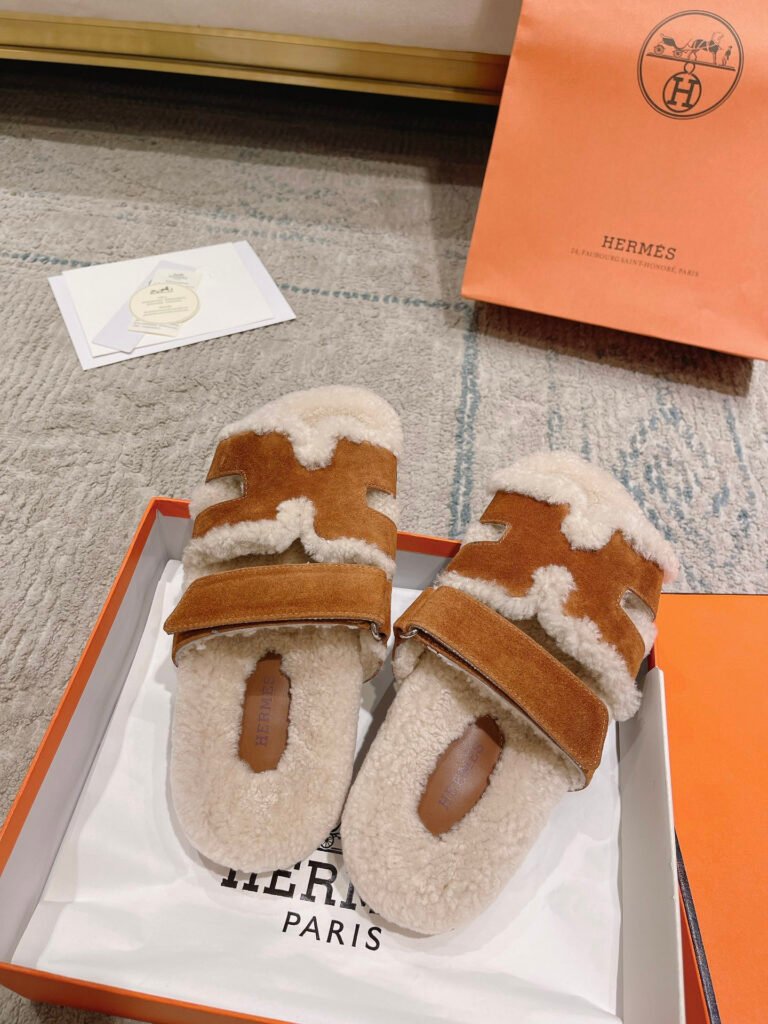 Hermès Unisex Shearling Shoes detail 4