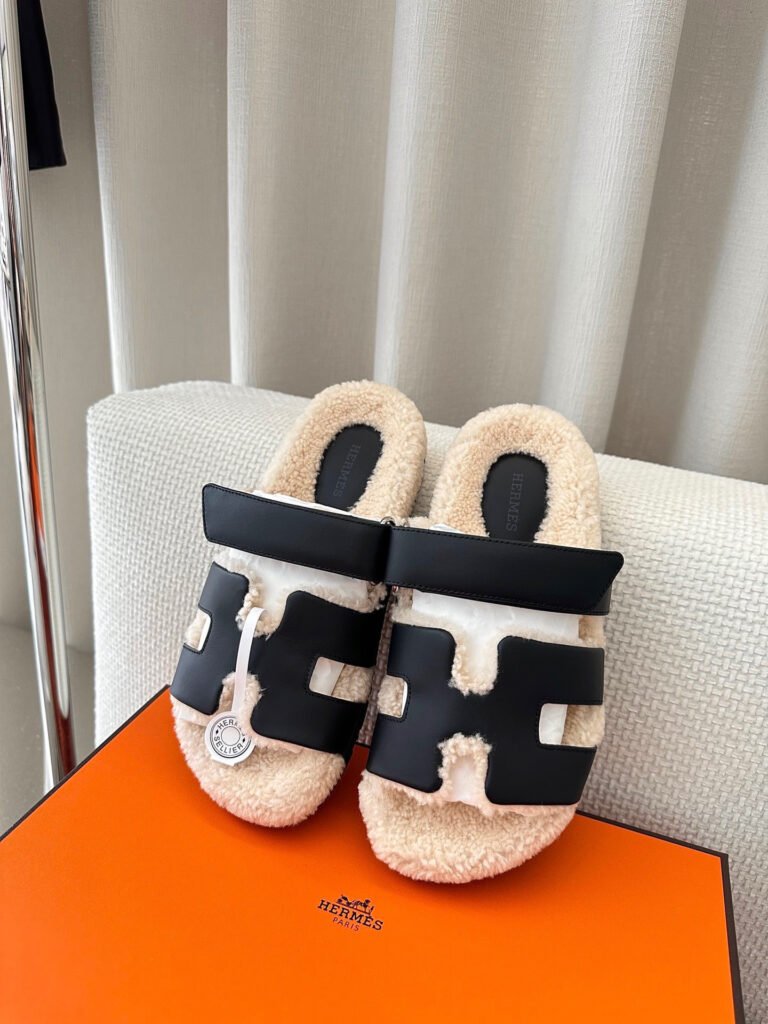 Hermès Unisex Shearling Shoes detail 4