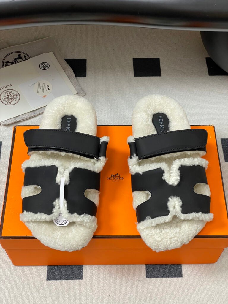 Hermès Unisex Shearling Shoes detail 4