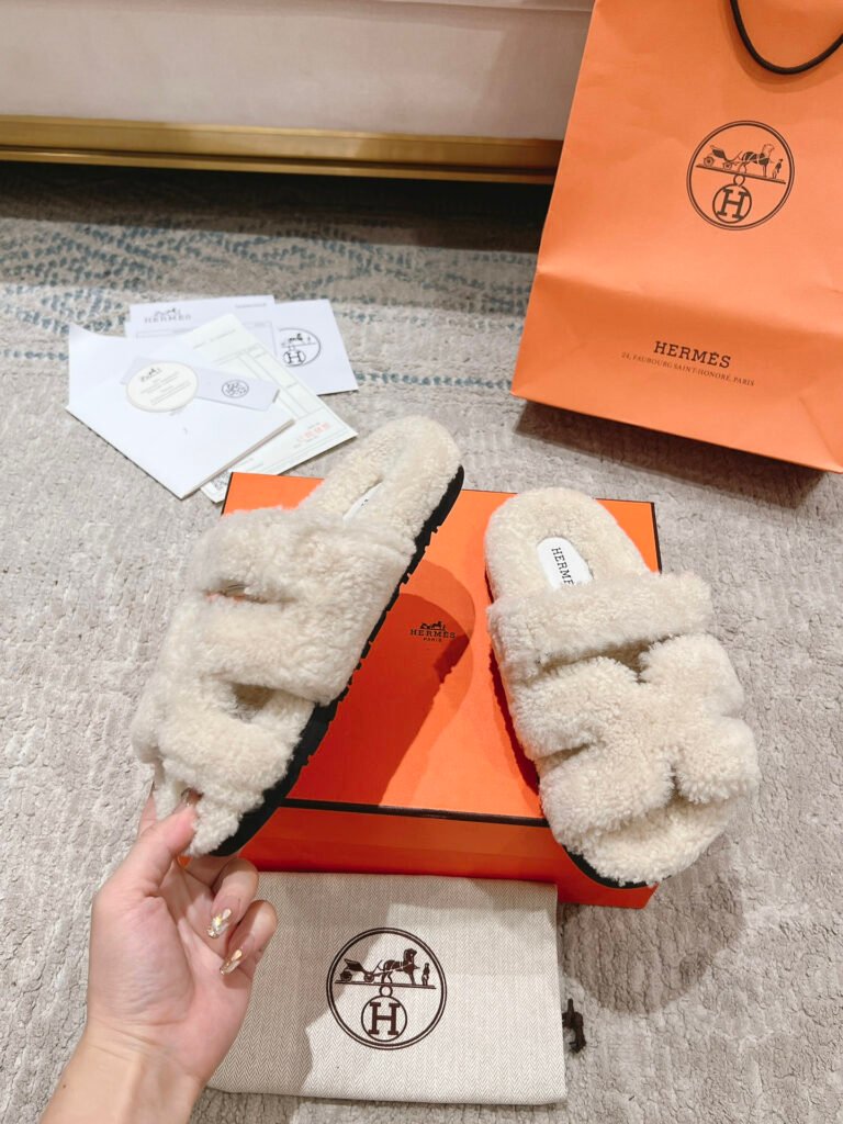 Hermès Unisex Shearling Shoes detail 4