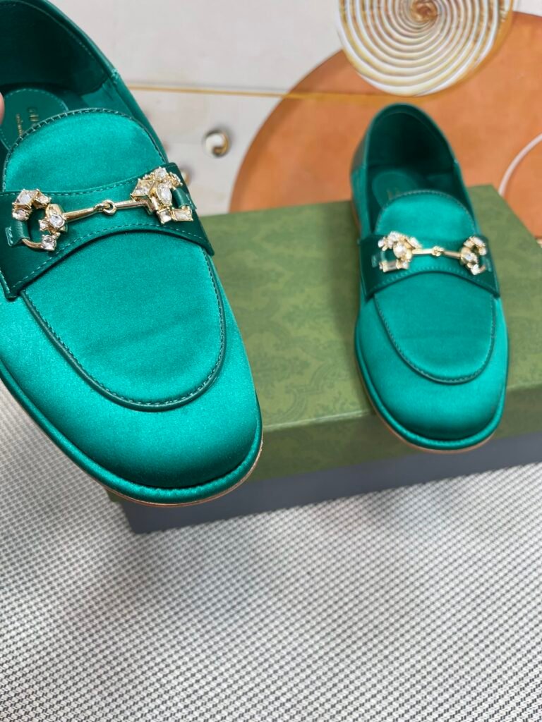 Gucci Unisex Loafers detail image 4