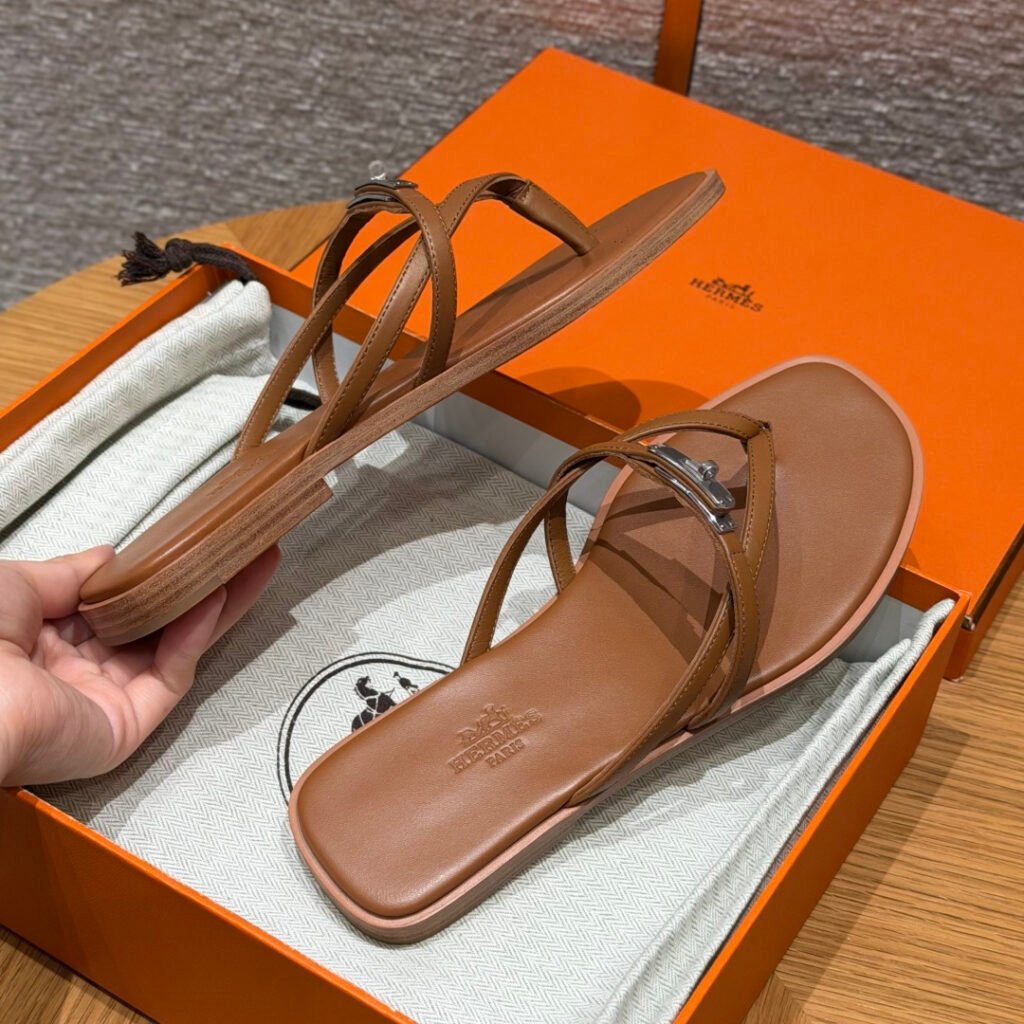 Hermès Women's Sneakers detail 4