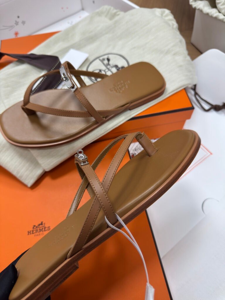 Hermès Women's Sneakers detail 4