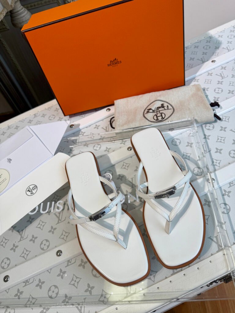 Hermès Women's Sneakers detail 4