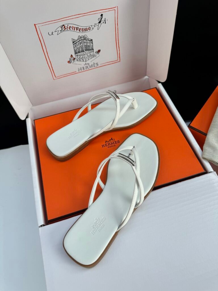 Hermès Women's Sneakers detail 4