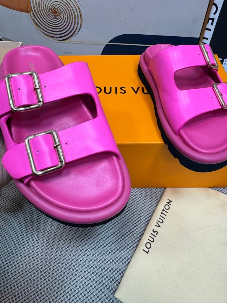 Louis Vuitton Unisex Slides detail image 4