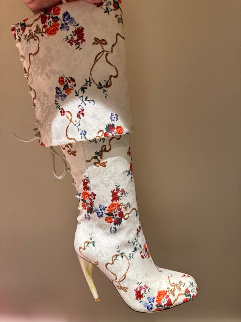 Alexander McQueen Unisex Boots detail image 4
