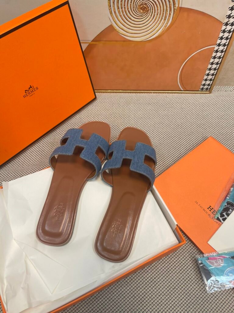 Hermès Unisex Slides detail 4