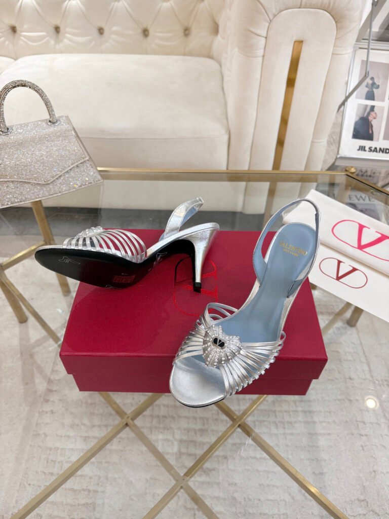 Valentino Garavani Women's High-Heel Pumps detail image 4