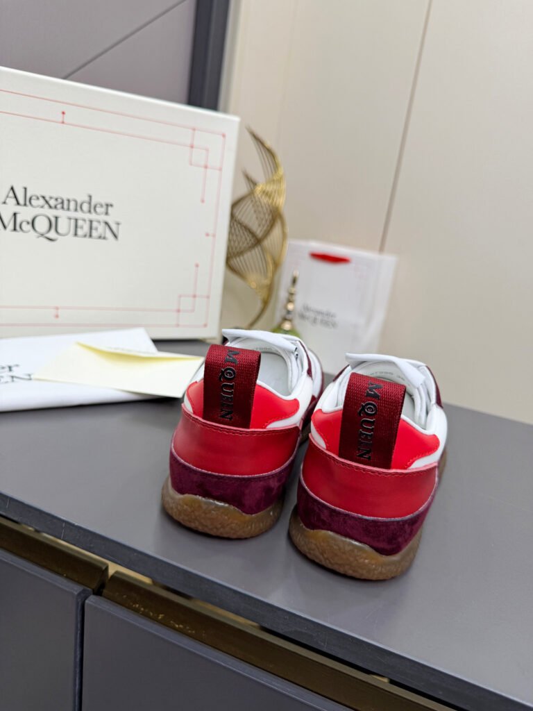 Alexander McQueen Unisex Sneakers detail image 4