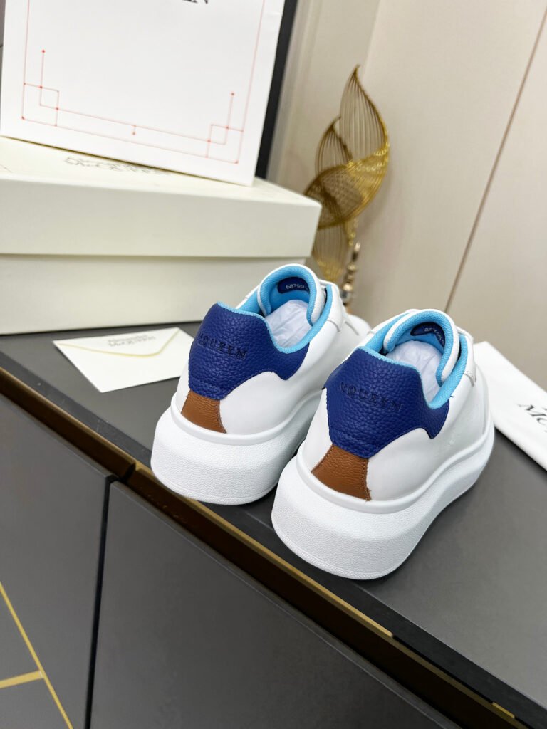 Alexander McQueen Unisex Sneakers detail image 4