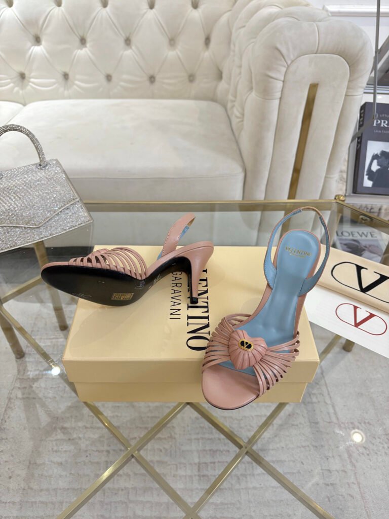 Valentino Garavani Women's High-Heel Pumps detail image 4