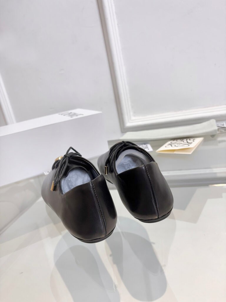 Loewe Unisex Sneakers detail 4