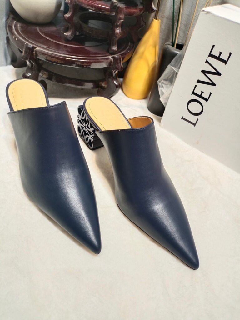 Loewe Unisex Sneakers detail 4