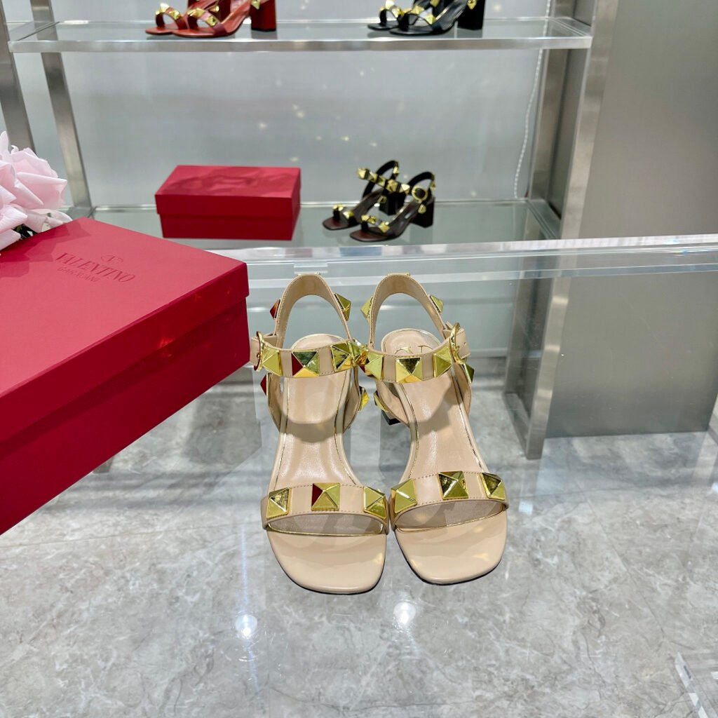 Valentino Garavani Women's Pumps detail 4