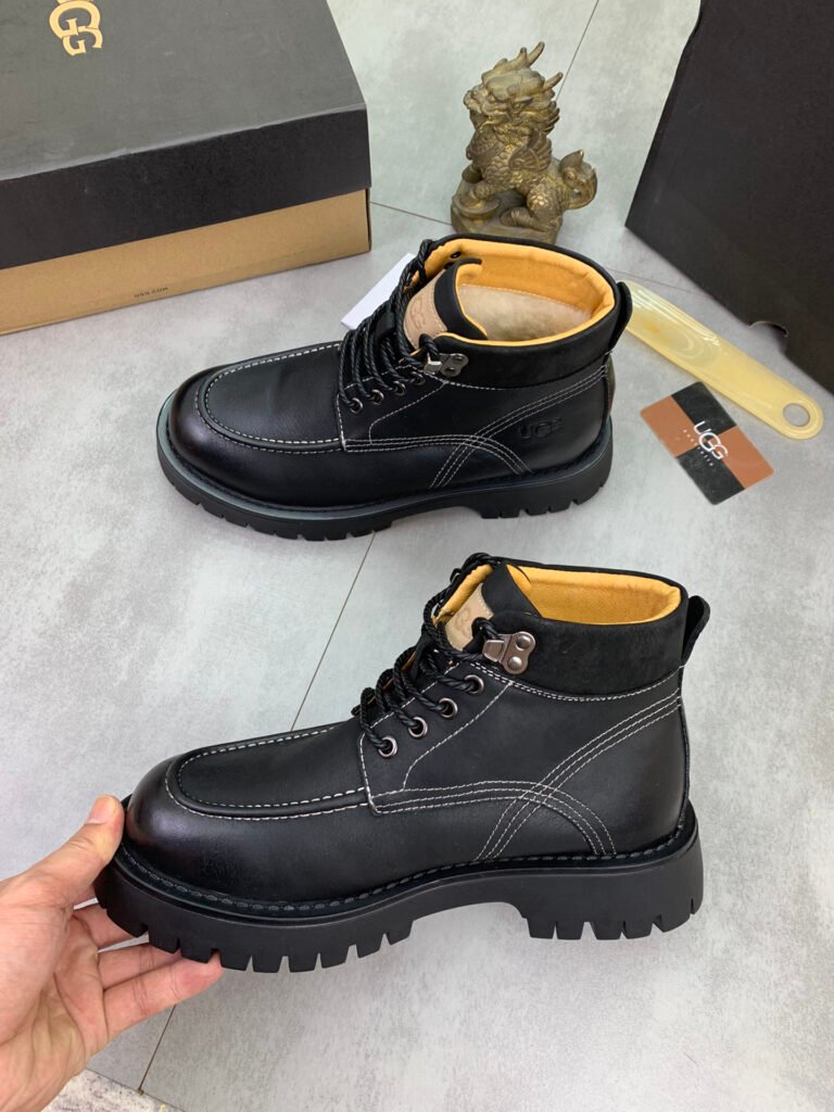 UGG Men's Sneakers detail image 4