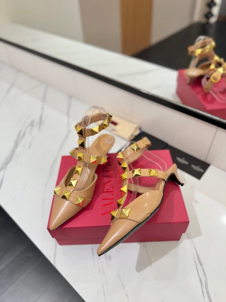Valentino Garavani Unisex Slides detail image 4