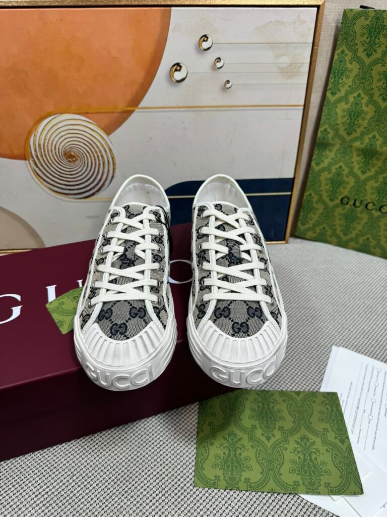 Gucci Unisex Low-Top Sneakers detail 4