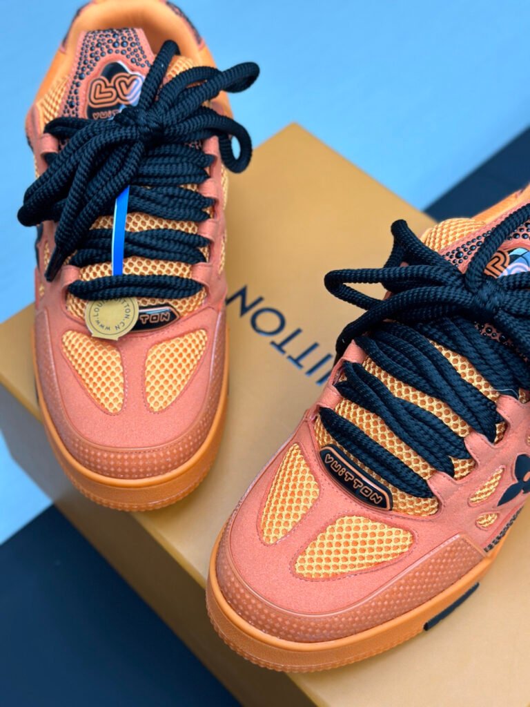 Louis Vuitton Unisex Sneakers detail image 4