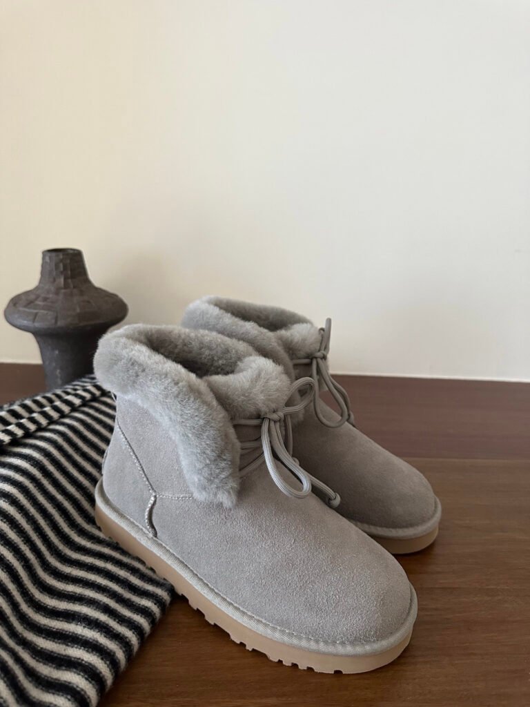 UGG Women's Boots detail image 4
