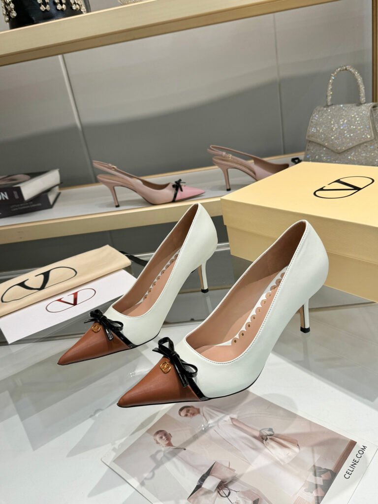 Valentino Garavani Women's Pumps detail 4