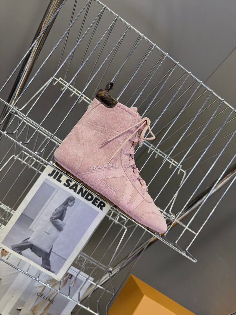 Louis Vuitton Unisex Boots detail image 4
