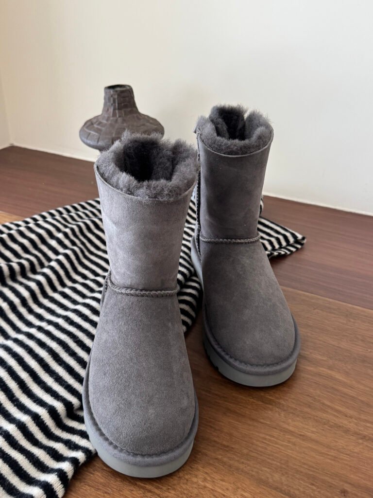 UGG Unisex Sneakers detail image 4