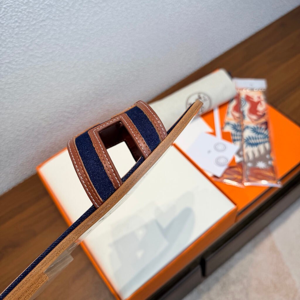 Hermès Unisex Slides detail 4