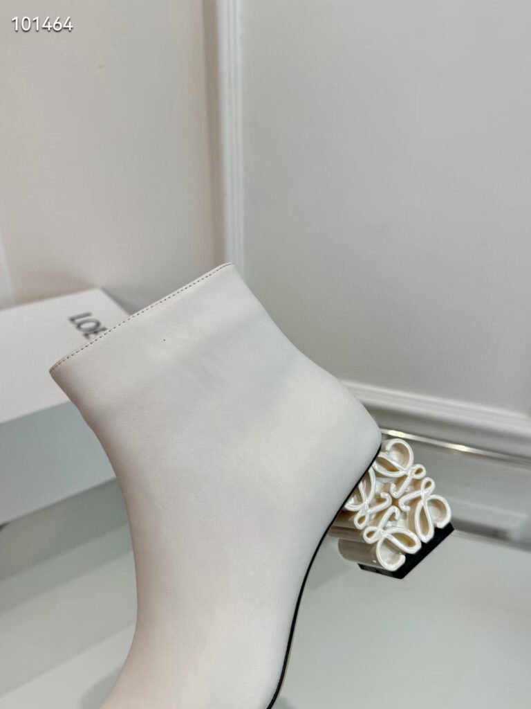 Loewe Unisex Sneakers detail image 4