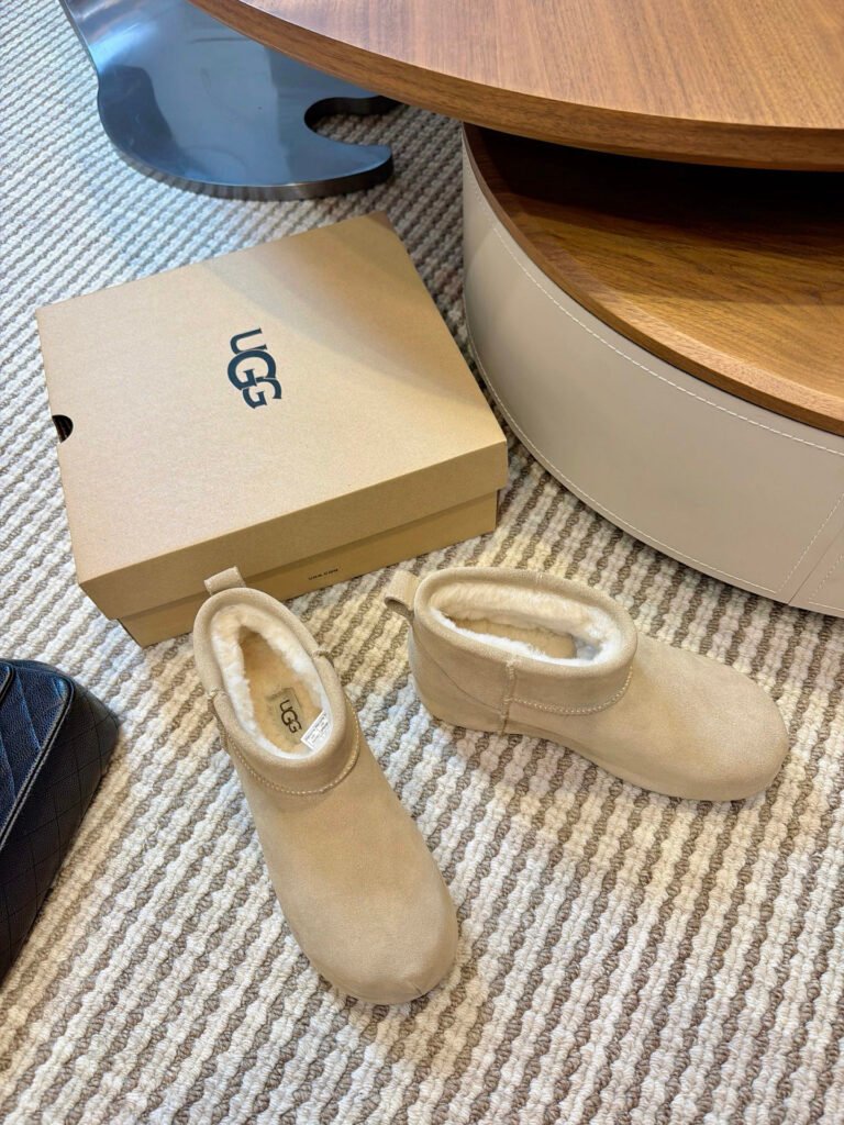 UGG Women's High-Top Sneakers detail 4