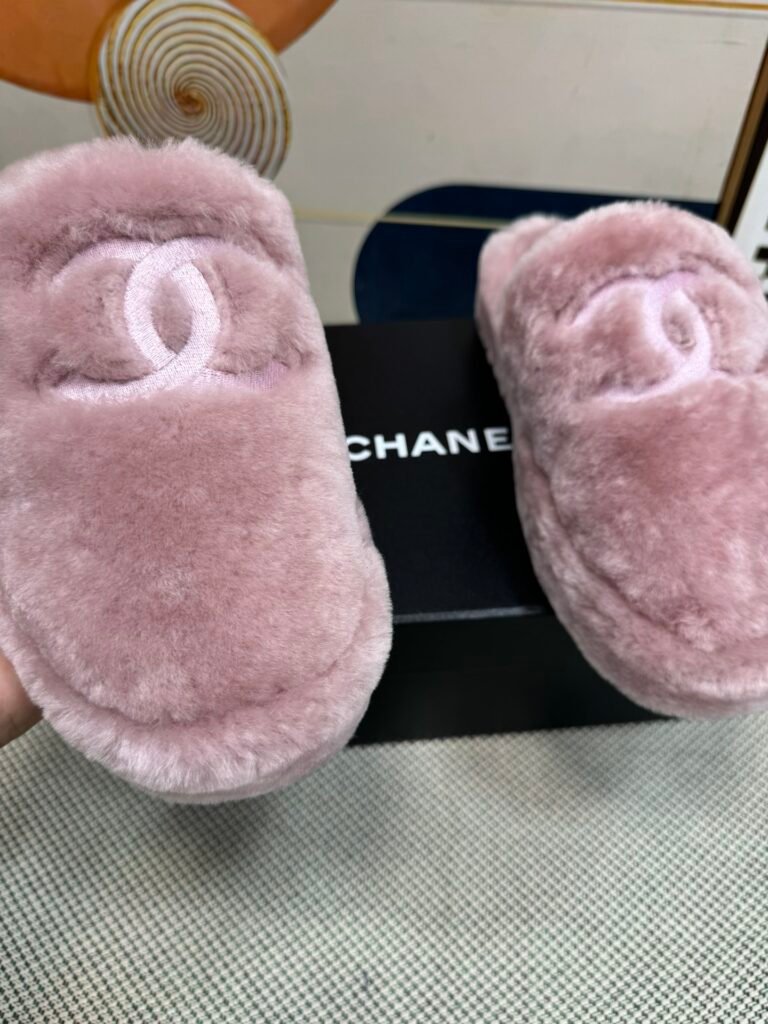 Chanel Unisex Shearling Shoes detail image 4