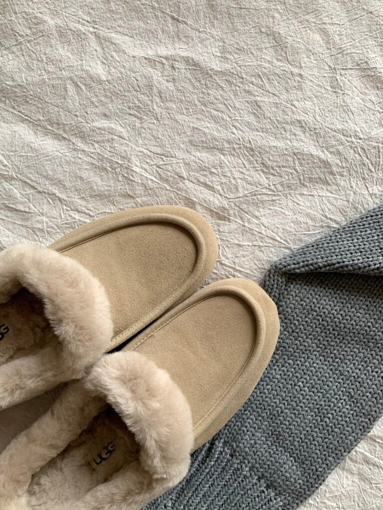 UGG Unisex Mules detail image 4