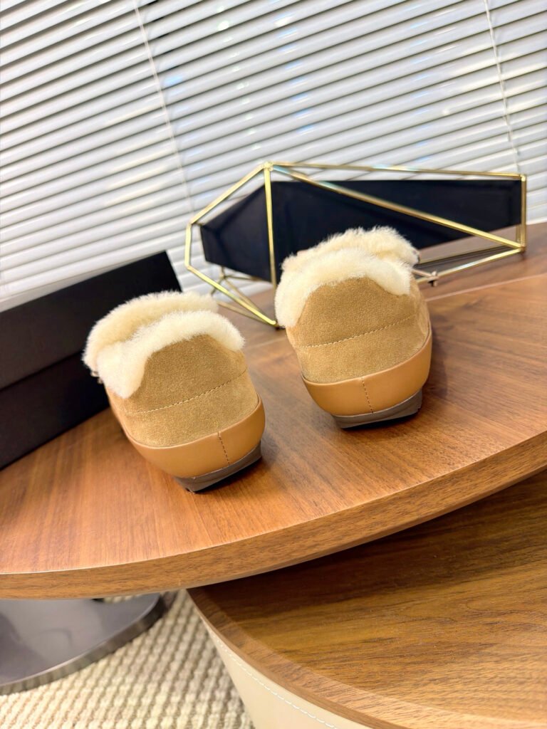 UGG Unisex Driving Loafers detail 4