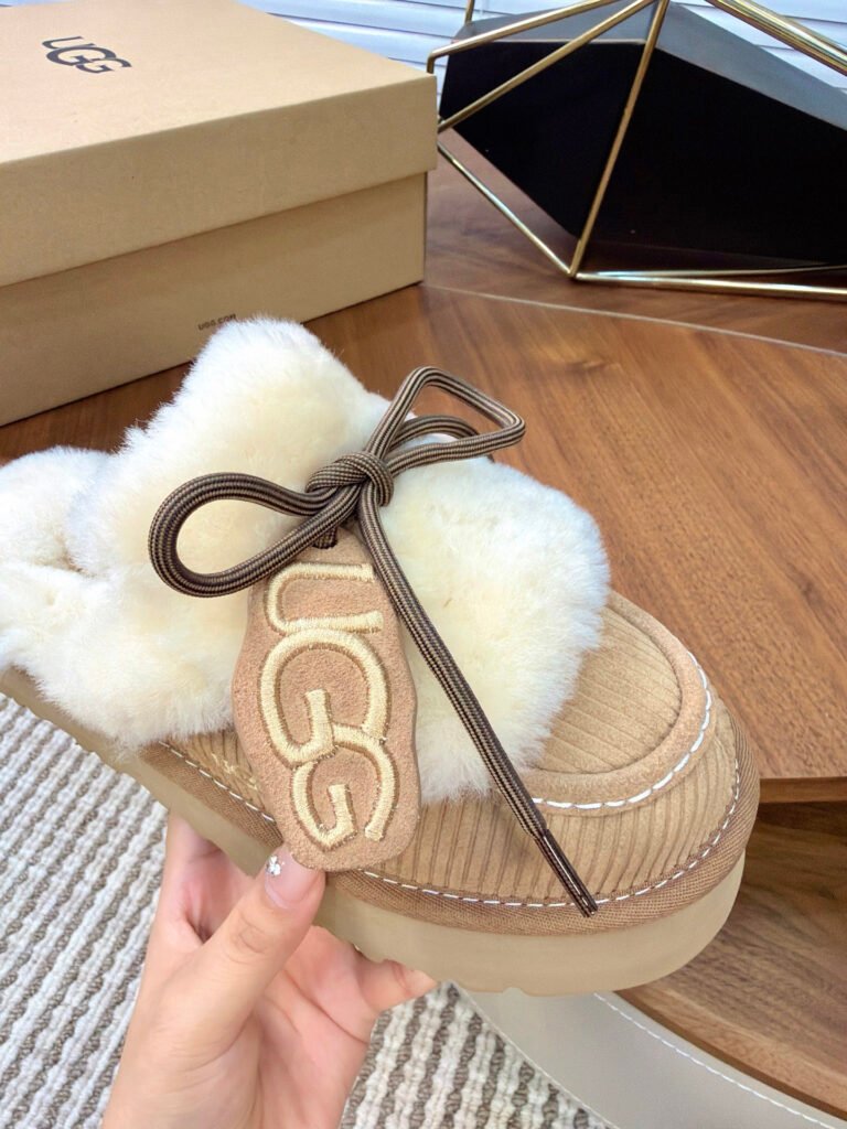 UGG Unisex Platform Sneakers detail 4