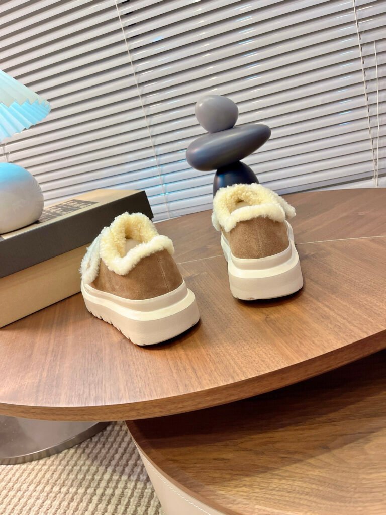 UGG Unisex Platform Sneakers detail image 4