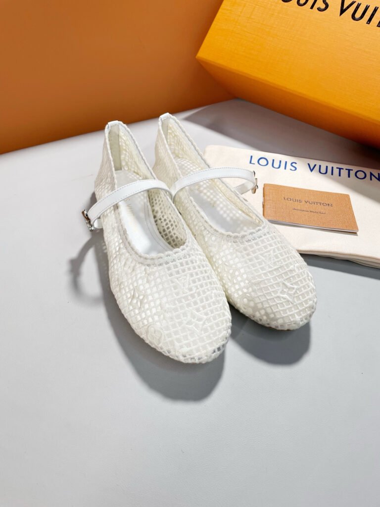 Louis Vuitton Unisex Sneakers detail image 4