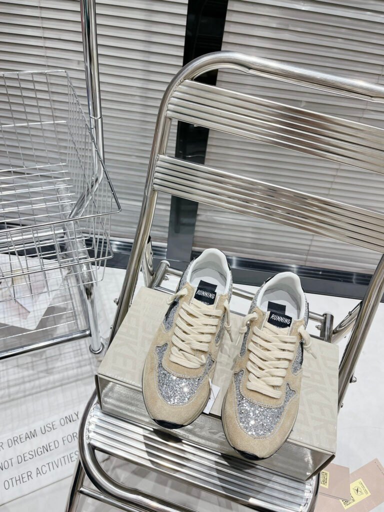 Golden Goose Unisex Sneakers detail 4