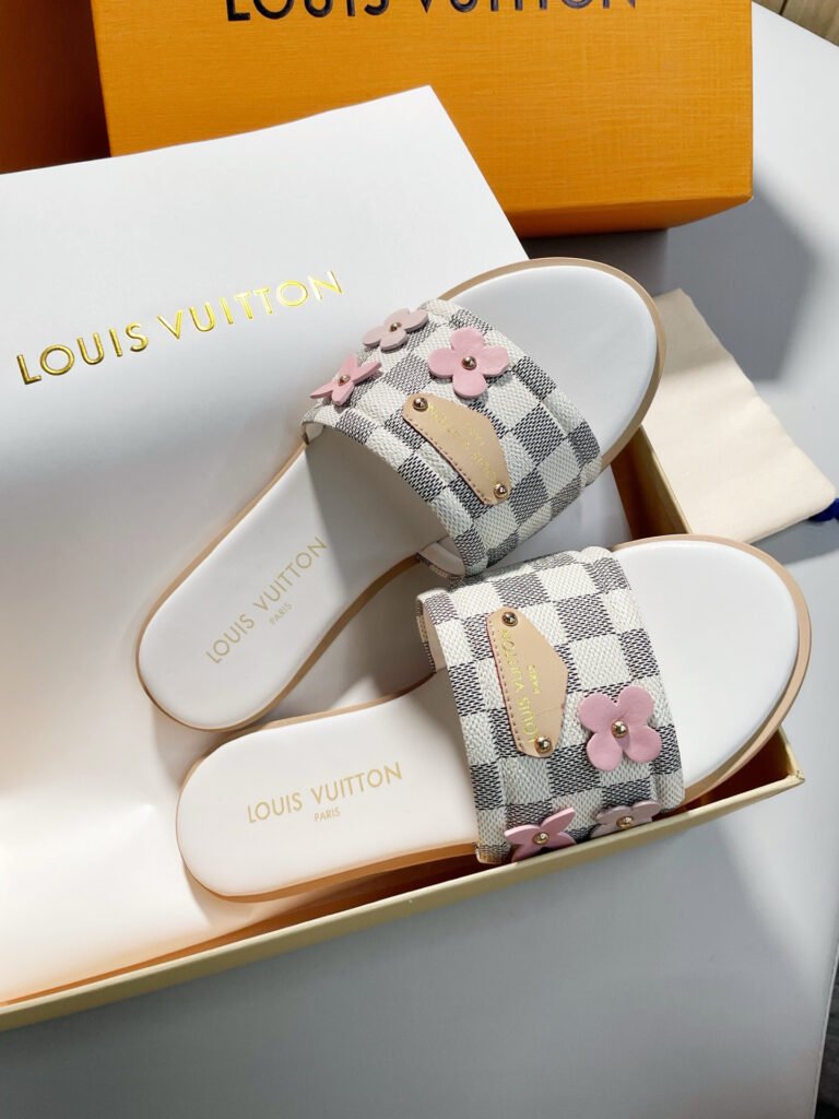 Louis Vuitton Women's Sneakers detail image 4