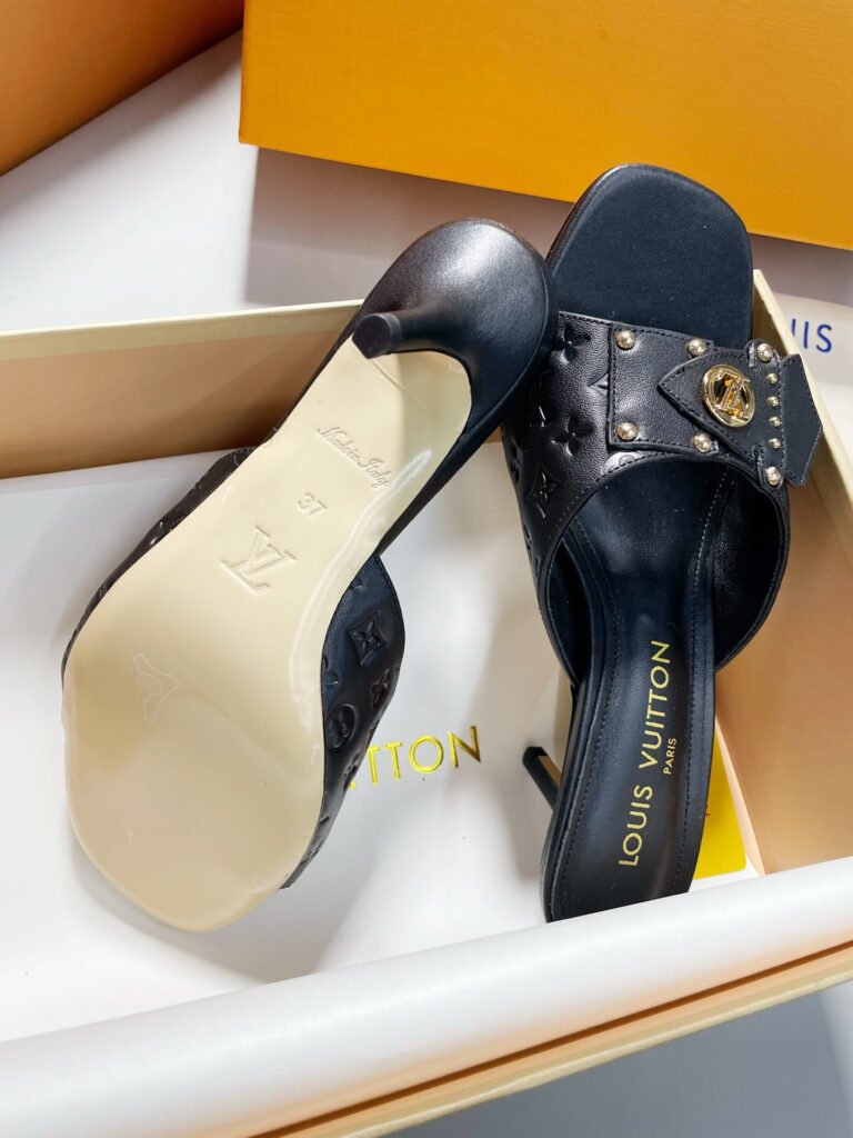 Louis Vuitton Unisex Leather-Sole Shoes detail image 4