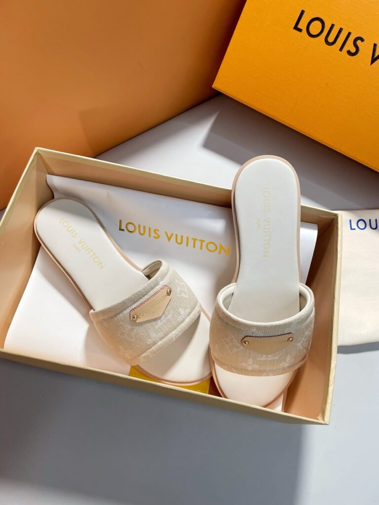 Louis Vuitton Women's Leather-Sole Shoes detail image 4