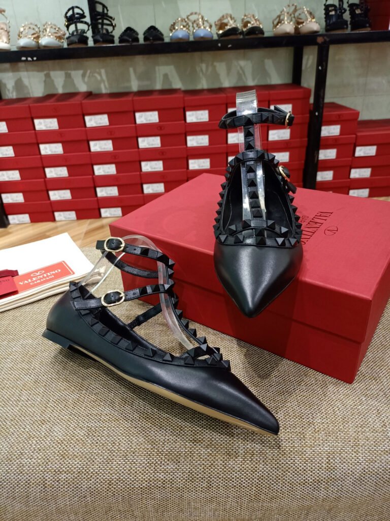 Valentino Garavani Unisex Sneakers detail image 4