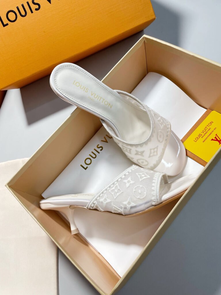 Louis Vuitton Unisex Leather-Sole Shoes detail image 4